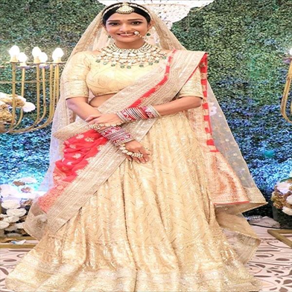 when aishwarya khare wore a 20-kg lehenga for a wedding sequence ...